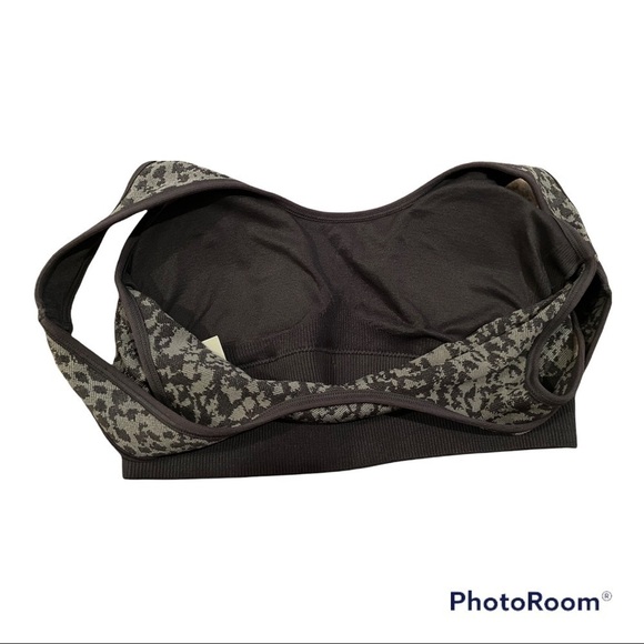 Aerie Offline Recharge Gray And Black Sports Bra - Picture 5 of 7